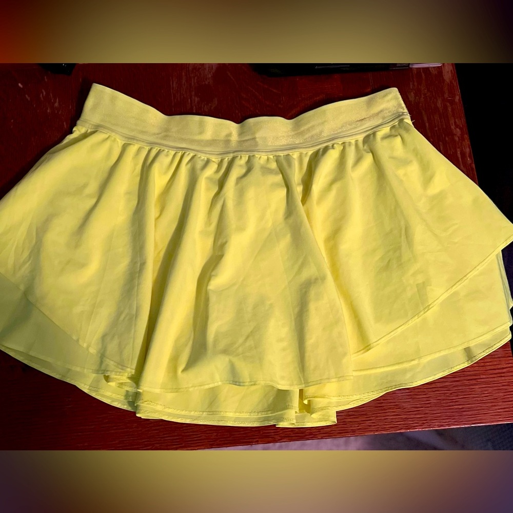 Lululemon neon tennis skirt size 14